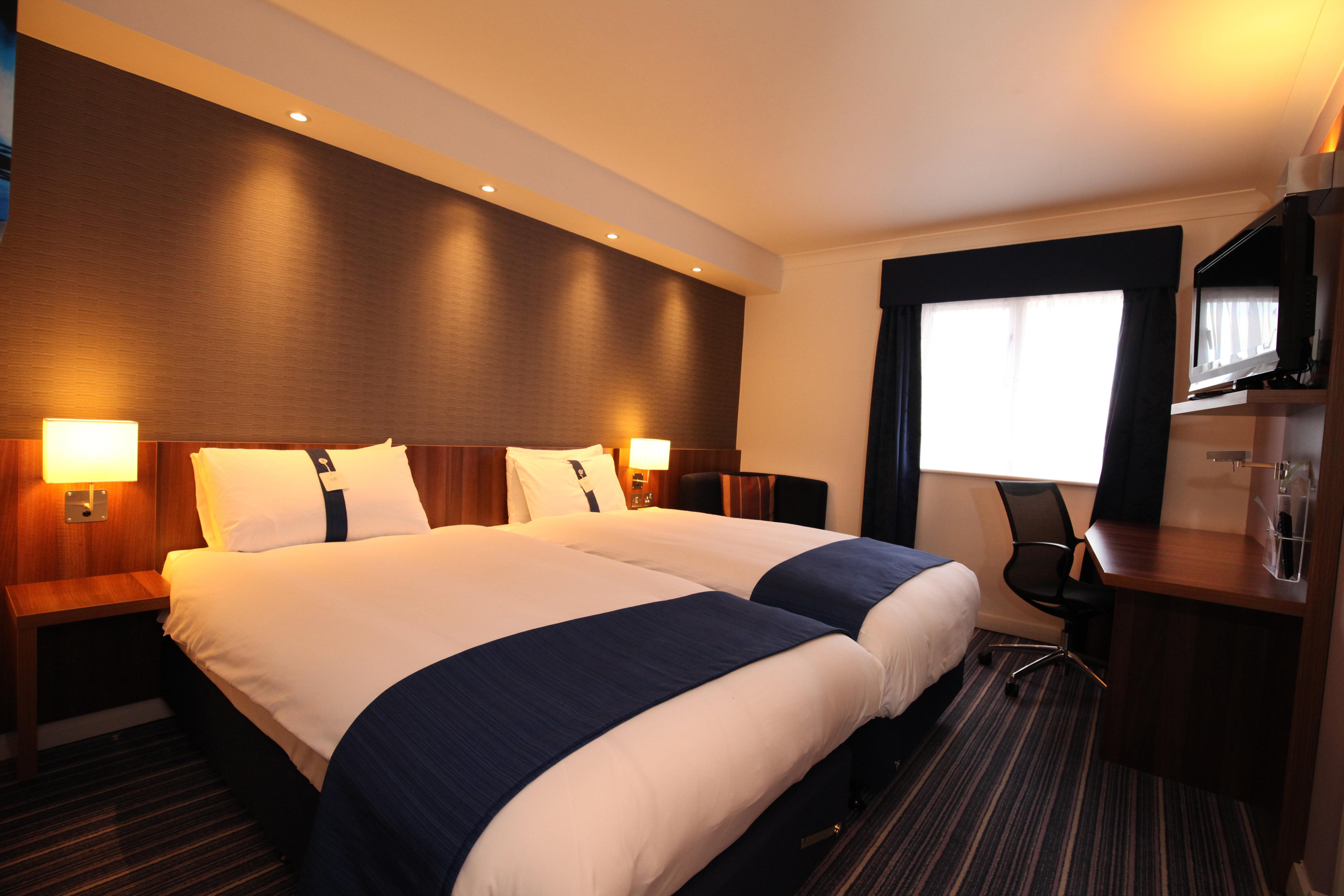 Holiday Inn Express London Gatwick Crawley, An Ihg Hotel Eksteriør billede