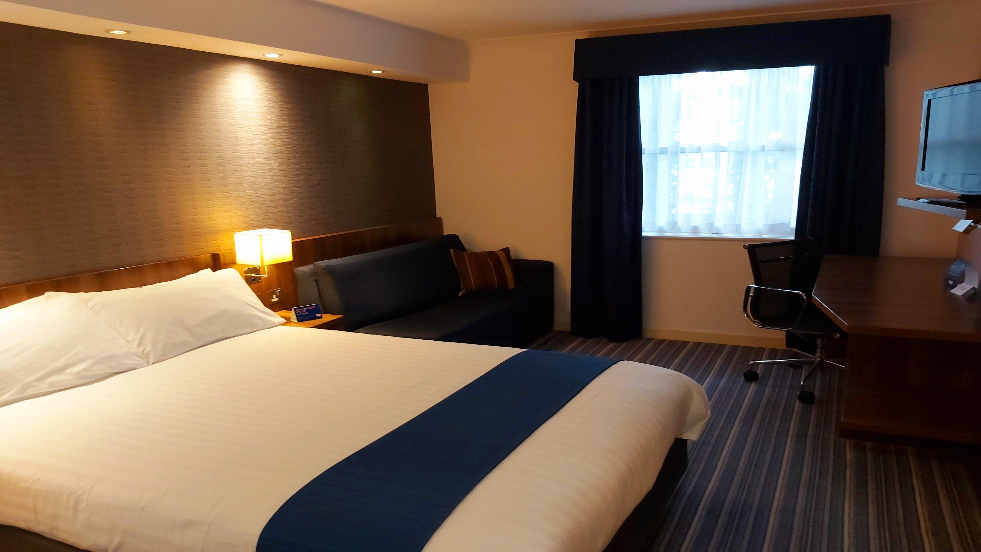 Holiday Inn Express London Gatwick Crawley, An Ihg Hotel Eksteriør billede