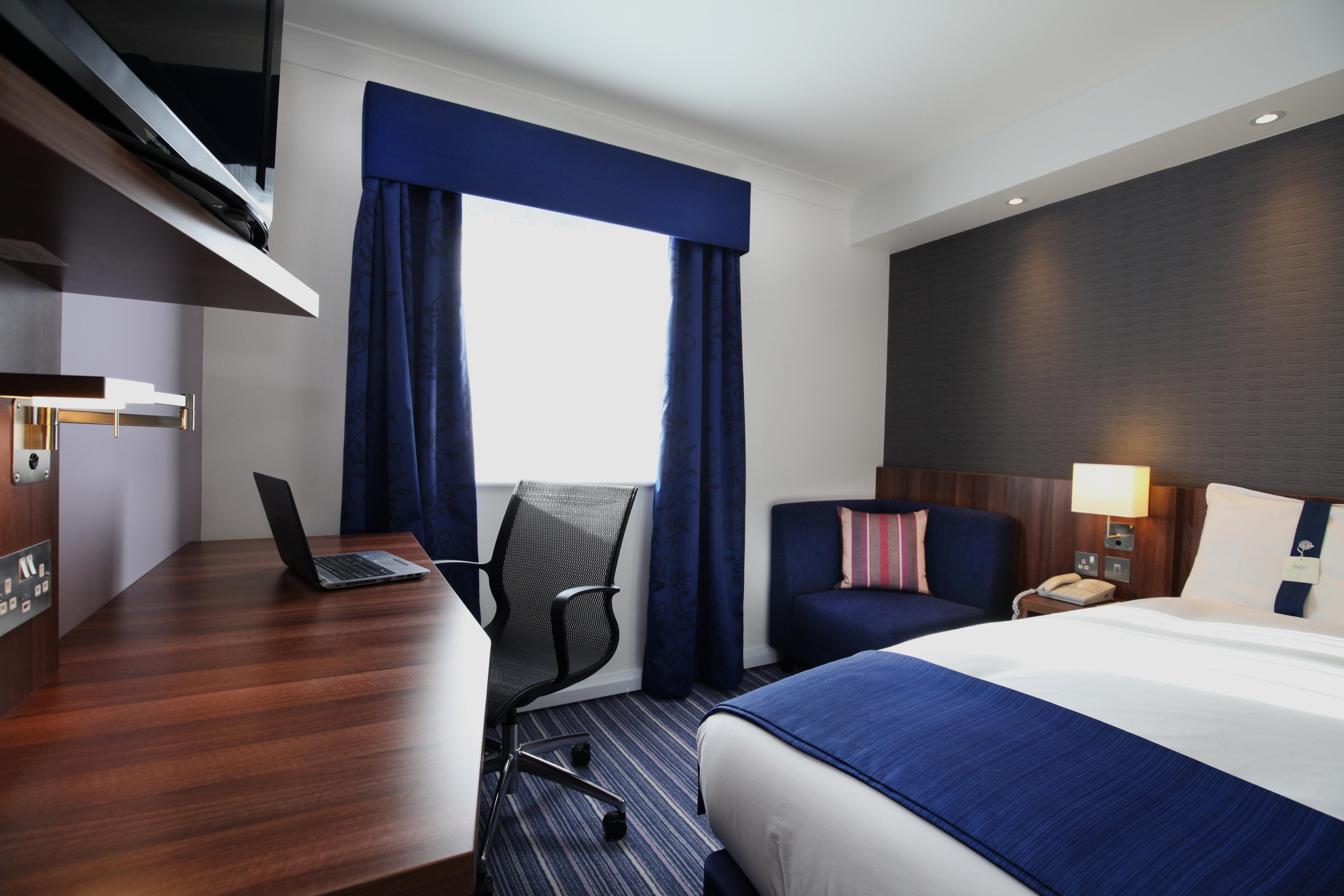 Holiday Inn Express London Gatwick Crawley, An Ihg Hotel Eksteriør billede