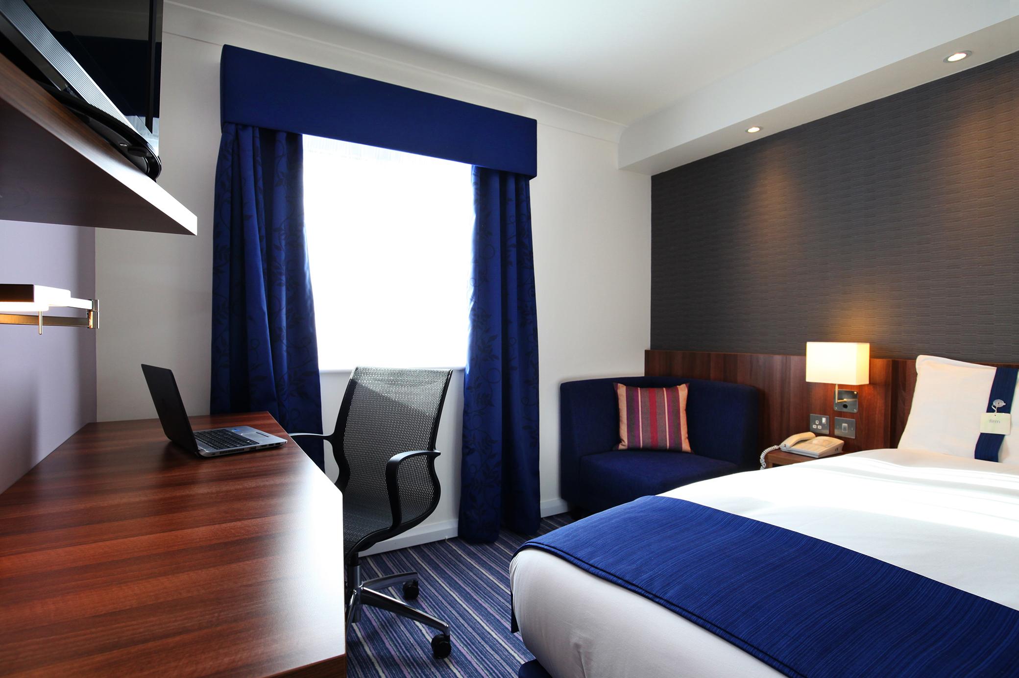 Holiday Inn Express London Gatwick Crawley, An Ihg Hotel Eksteriør billede