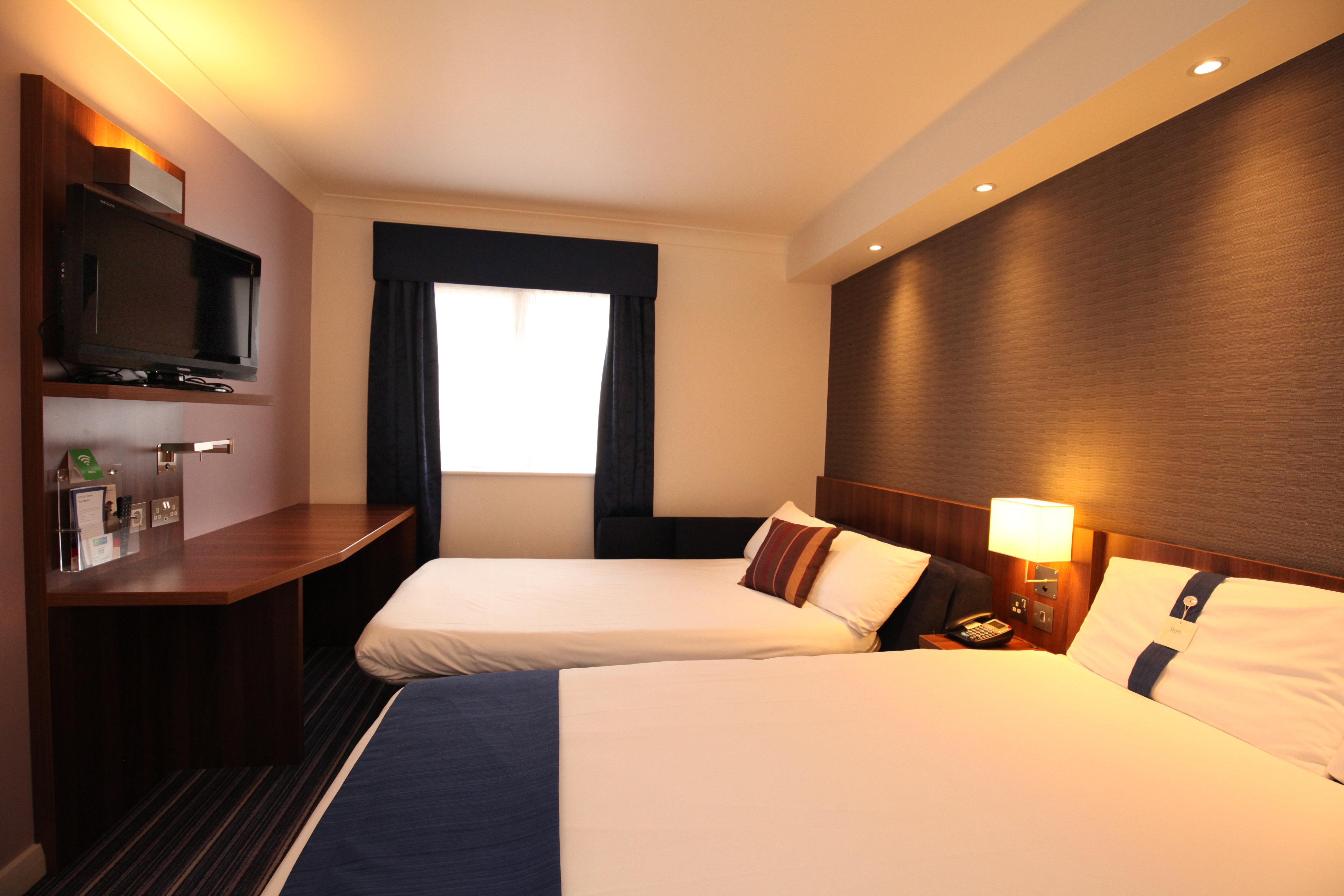 Holiday Inn Express London Gatwick Crawley, An Ihg Hotel Eksteriør billede