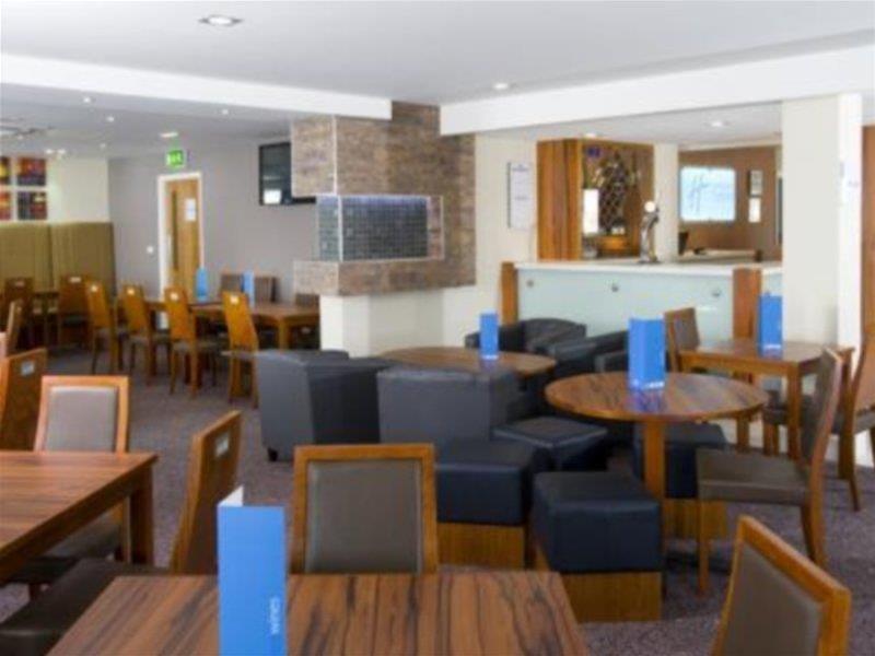 Holiday Inn Express London Gatwick Crawley, An Ihg Hotel Eksteriør billede