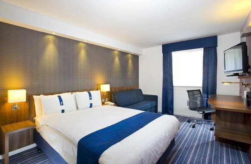 Holiday Inn Express London Gatwick Crawley, An Ihg Hotel Eksteriør billede